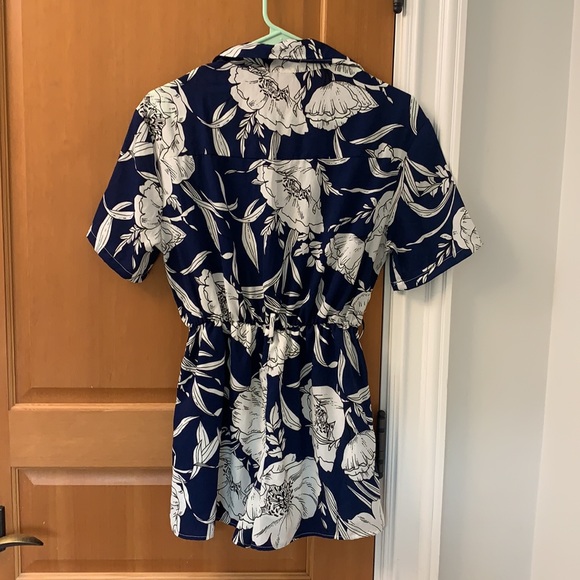 fun floral romper - Picture 2 of 2